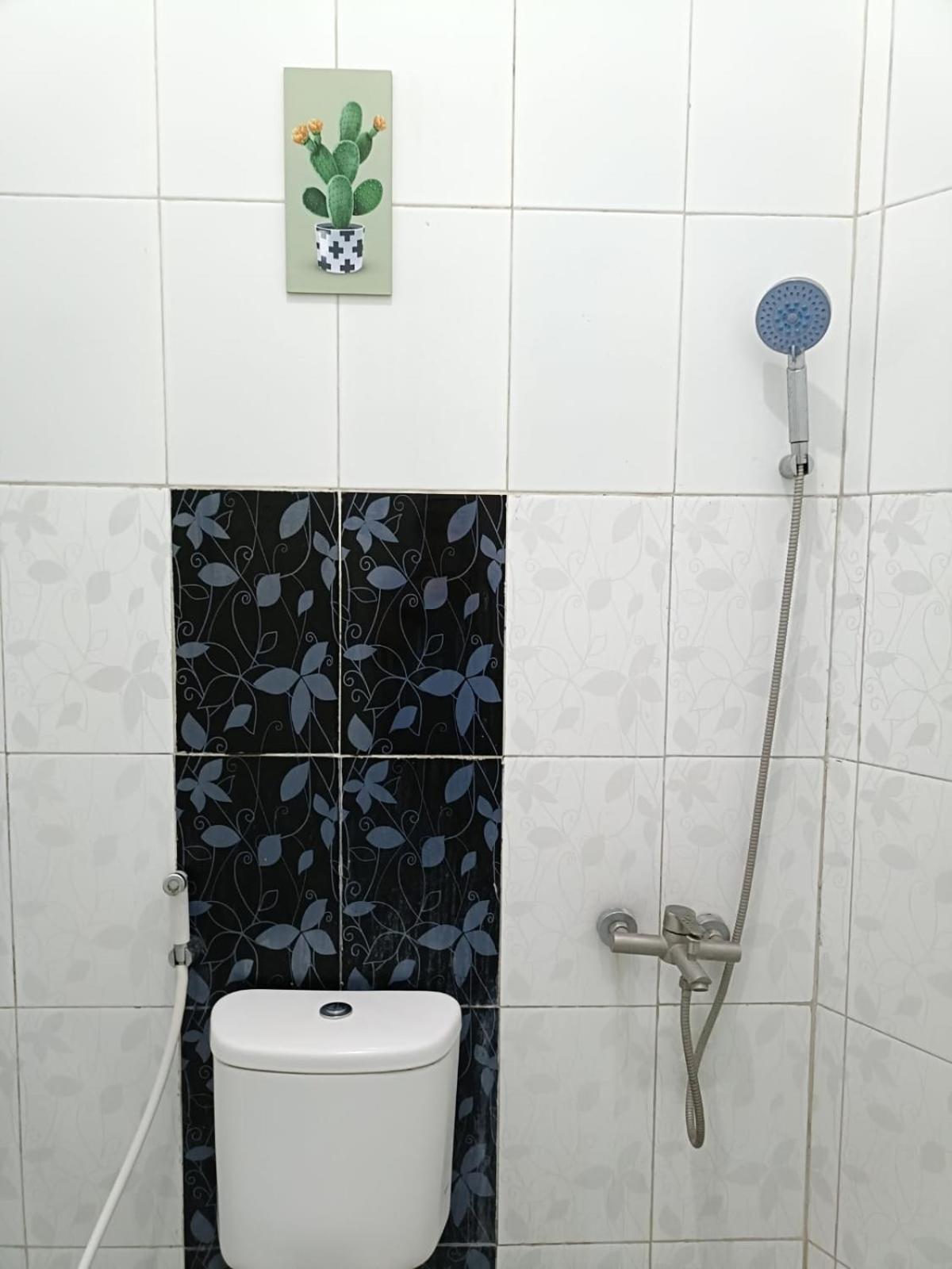 Yutaka Inn Banyuwangi Banyuwangi  Extérieur photo