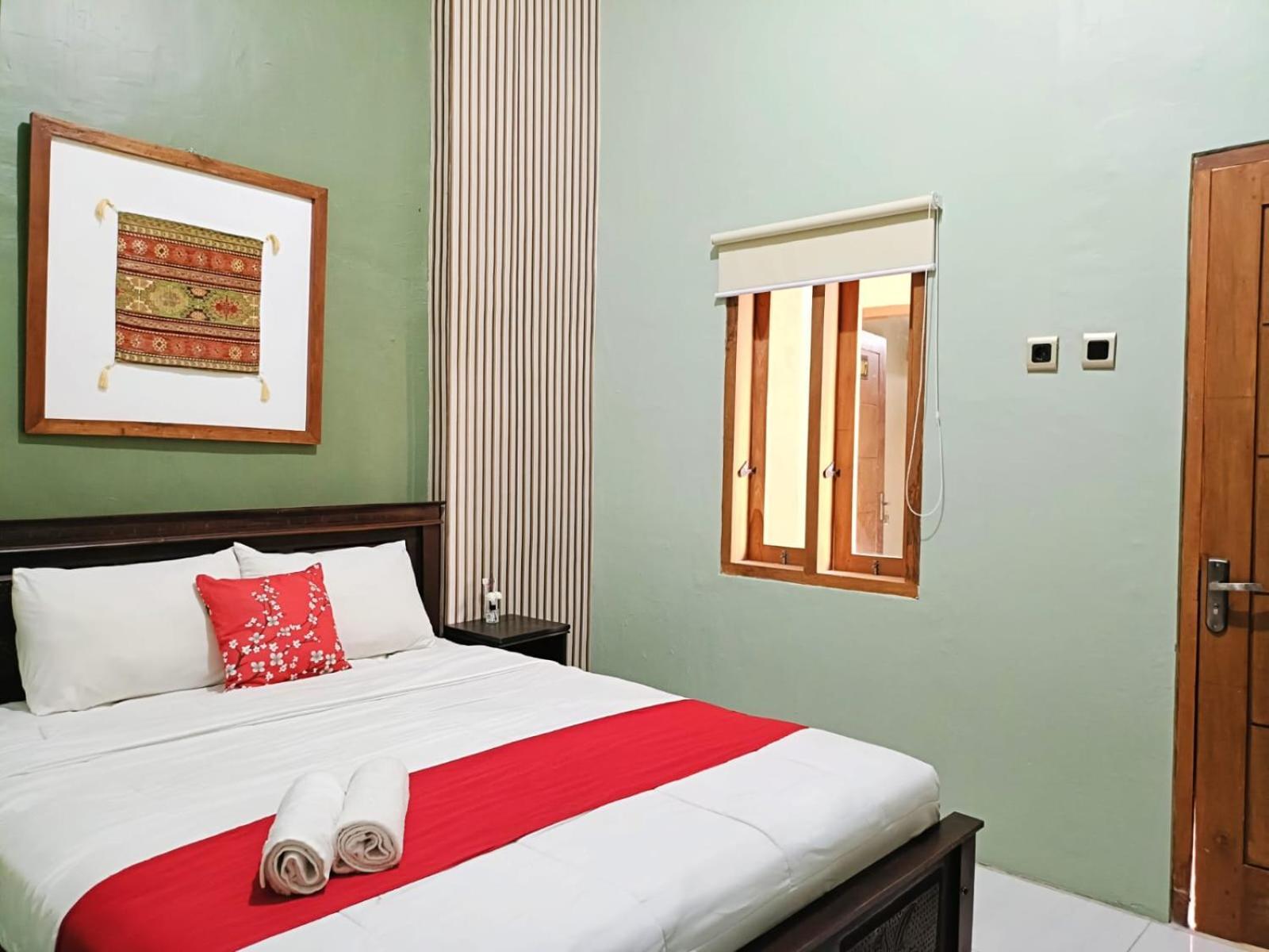 Yutaka Inn Banyuwangi Banyuwangi  Extérieur photo