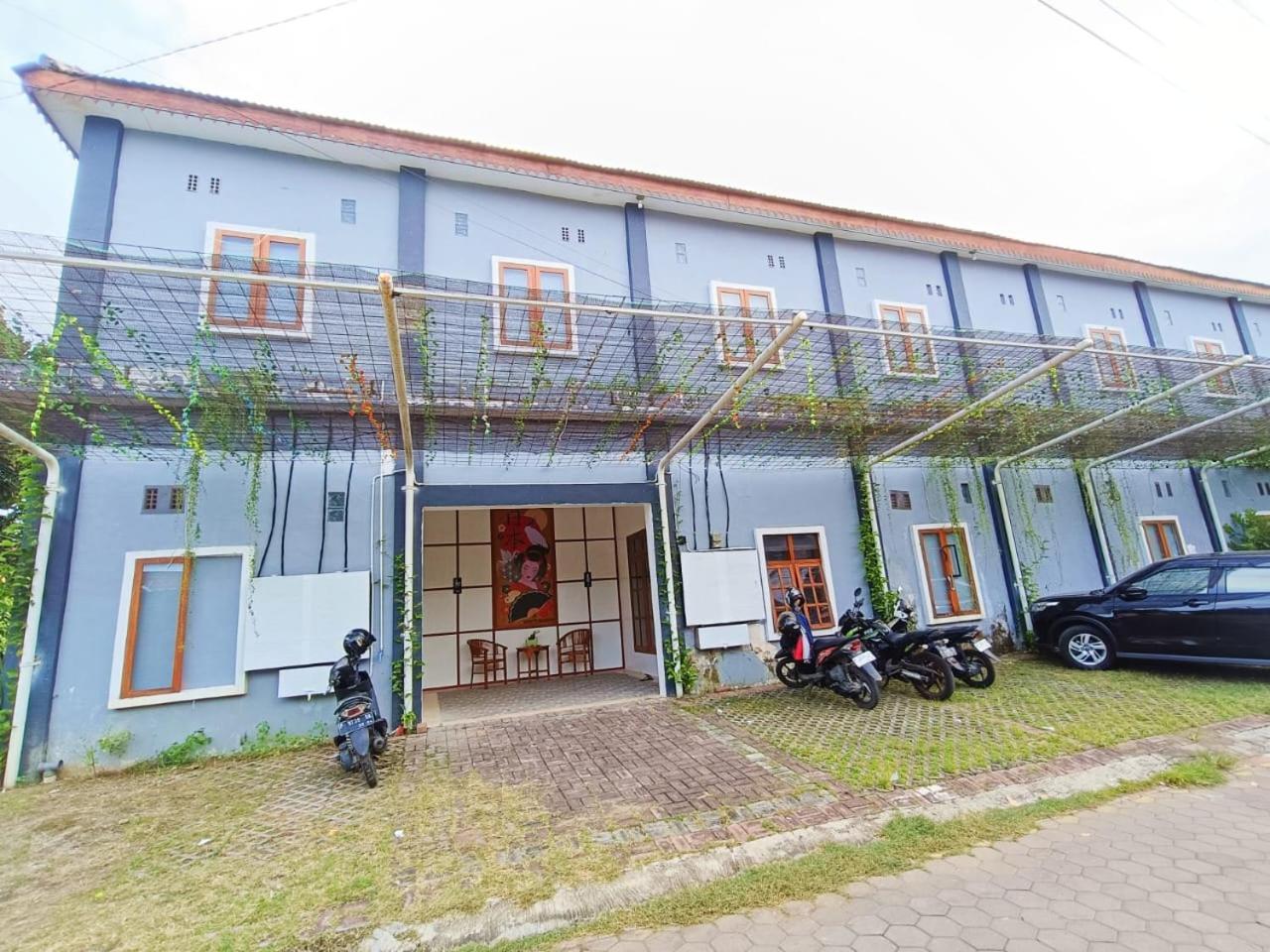 Yutaka Inn Banyuwangi Banyuwangi  Extérieur photo